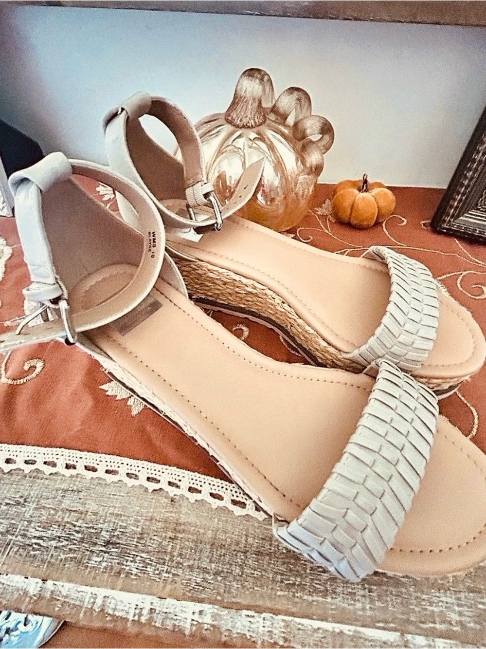 dolce vita Strappy Espadrille Wedge Sandals in Beige Like New